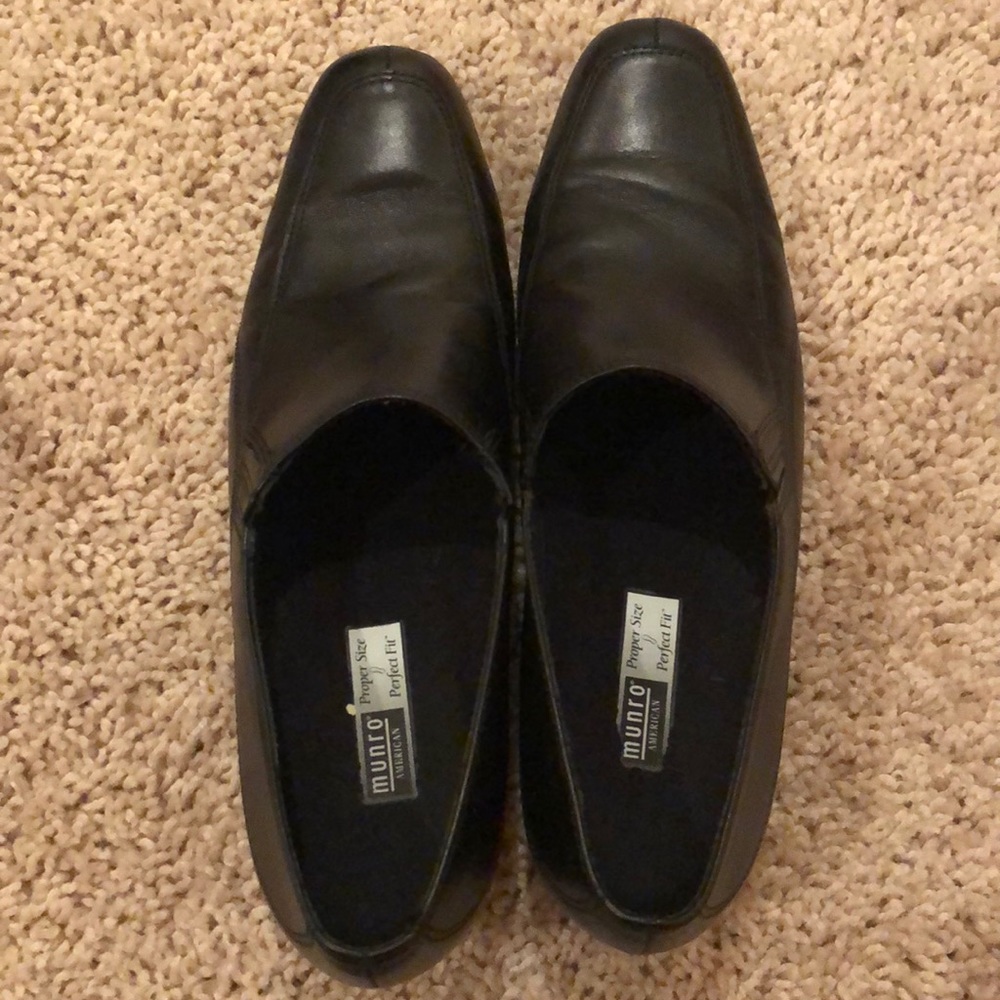 Munro black leather mini heel